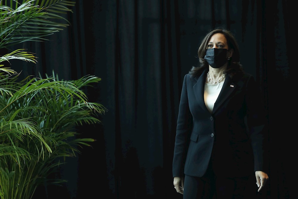 Harris reconoce retos compartidos de EEUU y México en reunión con empresarias