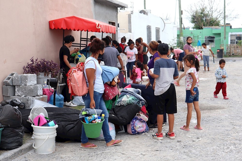 Familias migrantes sobrepasan capacidad de albergues en la mexicana Matamoros