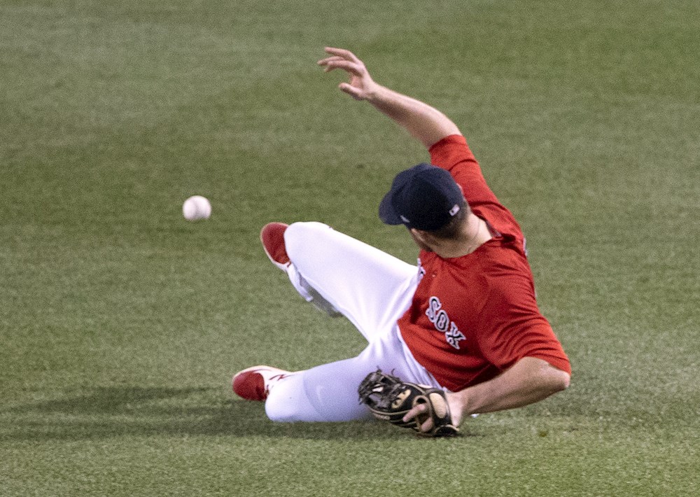 Arroyo pega grand slam y los Medias Rojas a la caza del liderato