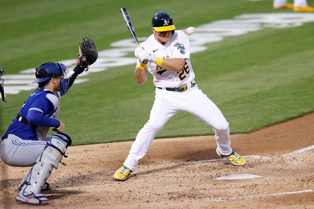 13-6. Chapman y Laureano pegan jonrones y dirigen triunfo de los Atléticos