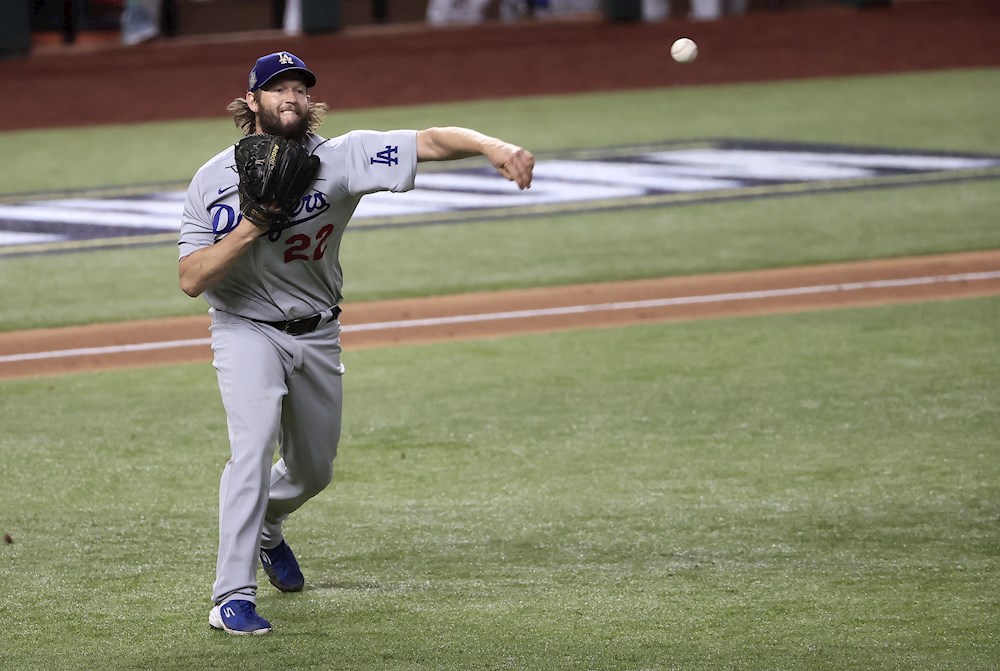 Kim jonronea y sella el triunfo de Padres en duelo con Dodgers