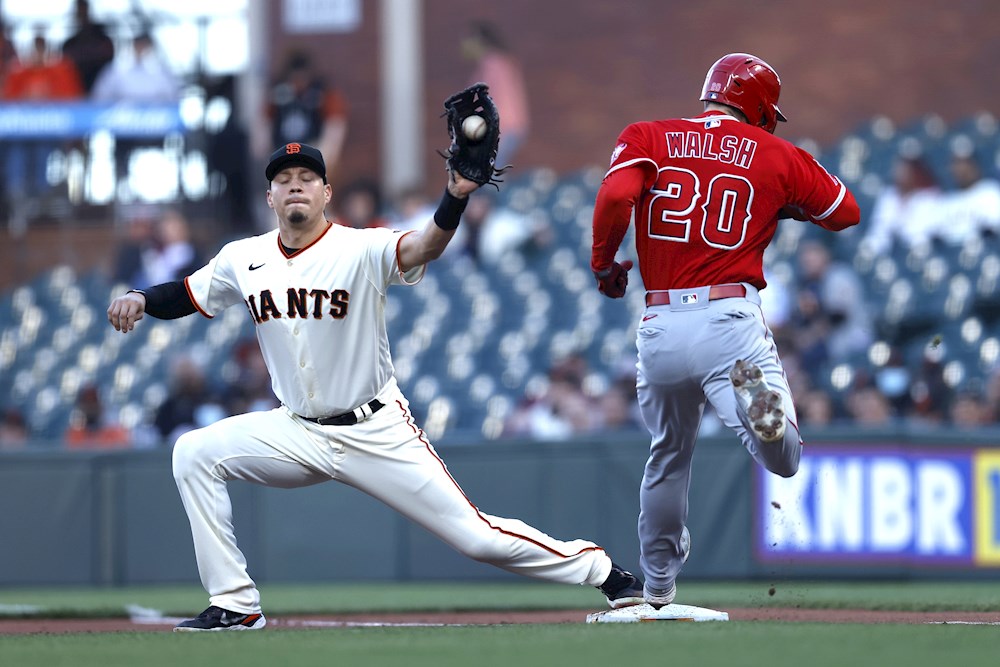 Pujols vuelve a hacer historia; Flores pega dos jonrones