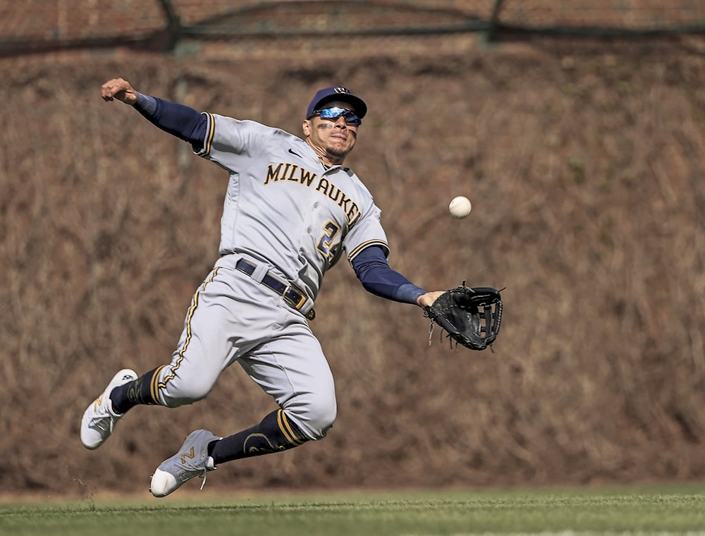 7-4. Avisaíl García y Julio Uriás pegan sendos jonrones y Cerveceros ganan