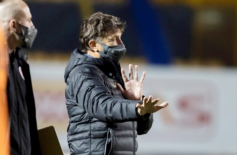 Cristante elogia la potencia y versatilidad del paraguayo Braian Samudio