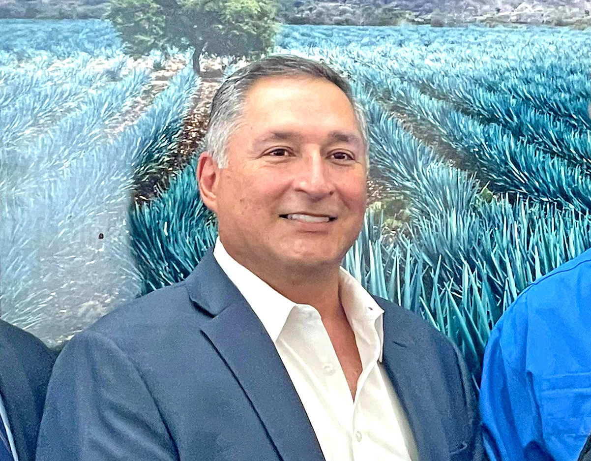 Javier Villalobos electo alcalde de McAllen