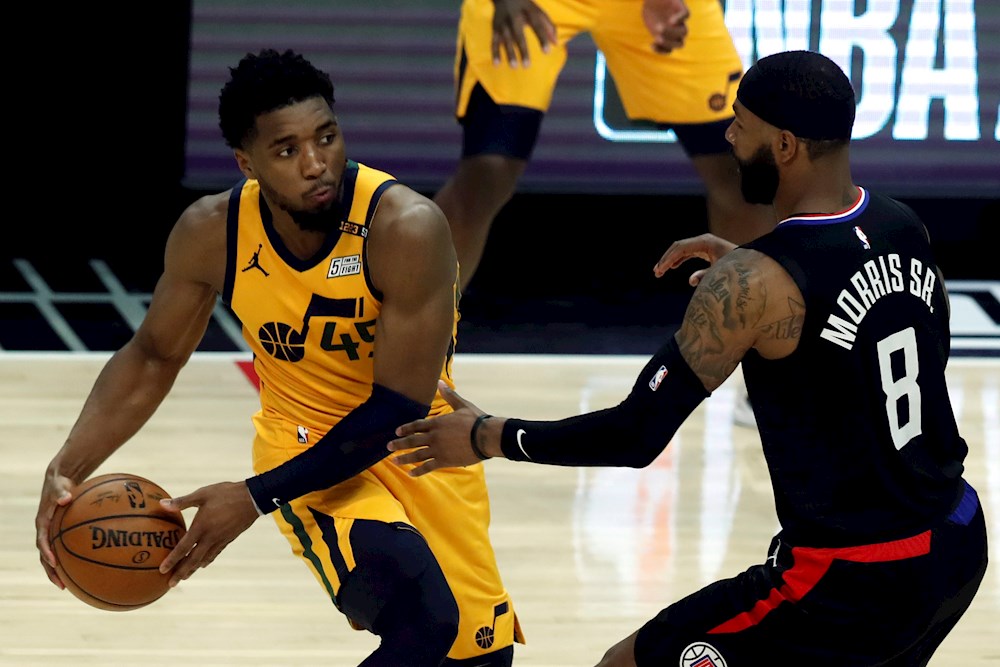Los Clippers trituran a los Jazz e igualan la serie