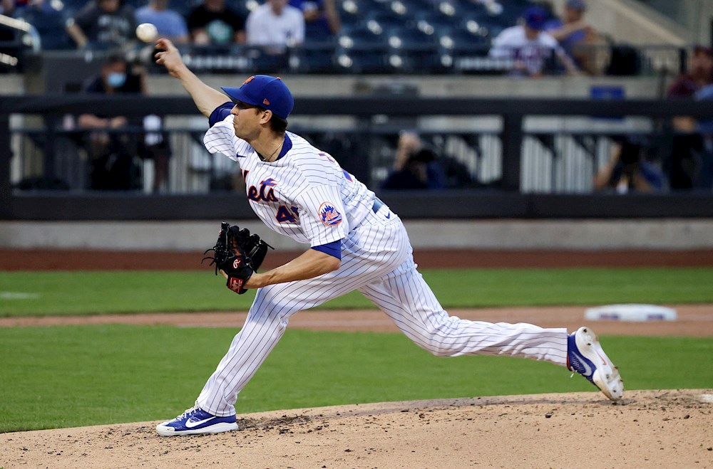 DeGrom sufre lesión pero los Mets vencen a los Cachorros