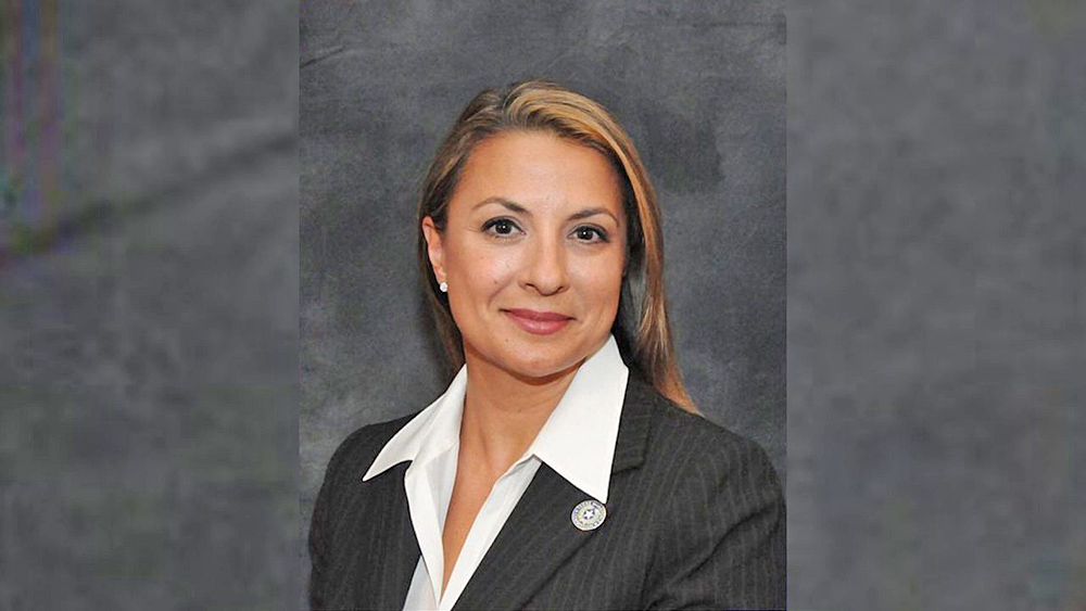 Secretaria de Estado de Texas, Ruth Ruggero Hughs, dejó el puesto