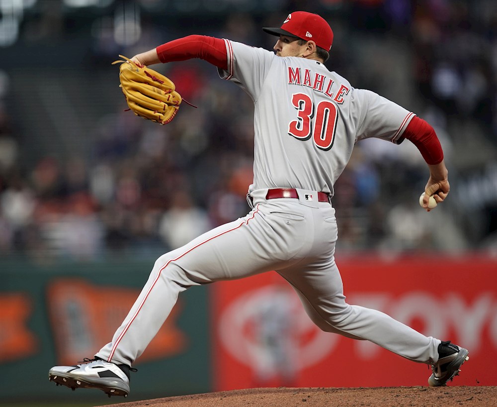 Tyler Mahle domina desde el montículo y Rojos barren a Cerveceros