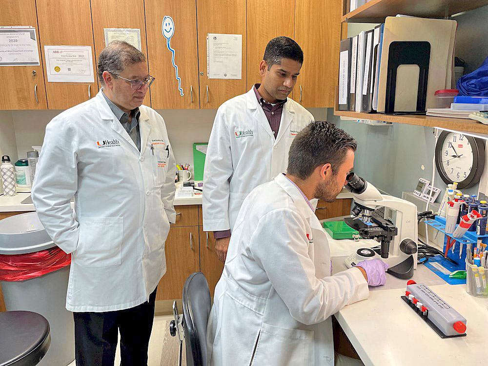 Vacunas Pfizer y Moderna no causan infertilidad masculina, según estudio