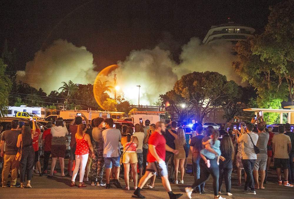 El edificio parcialmente derrumbado en Miami Dade fue demolido por completo