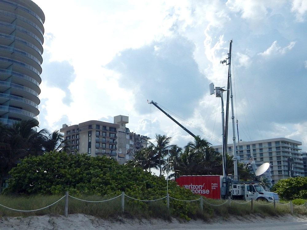 Aumentan a 32 los cuerpos hallados en los escombros del edificio de Surfside