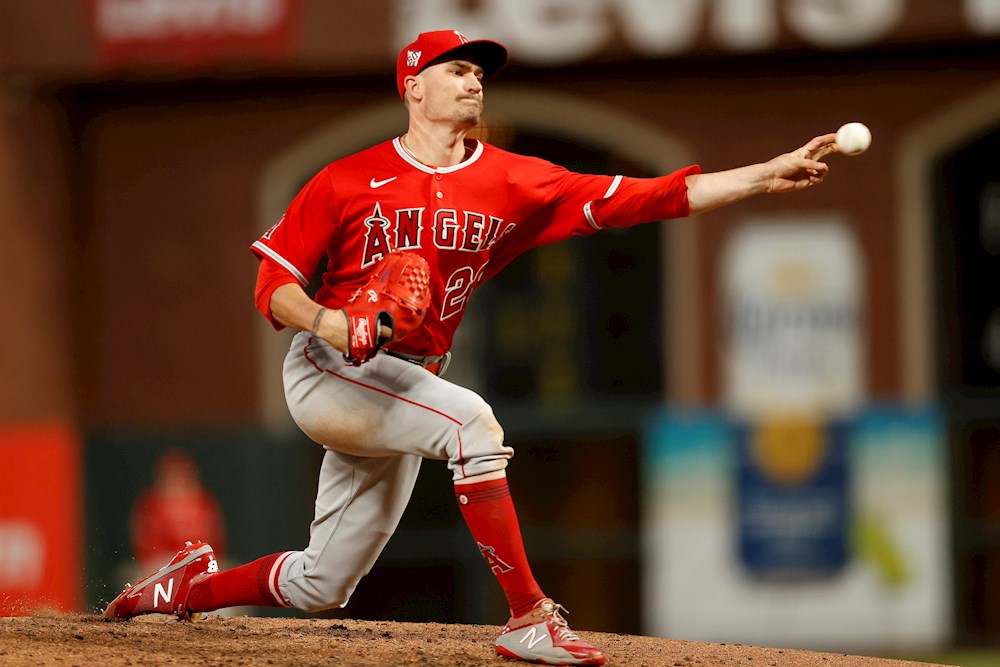 Heaney lanza pelota sólida y Mayfield pone bate oportuno y ganador