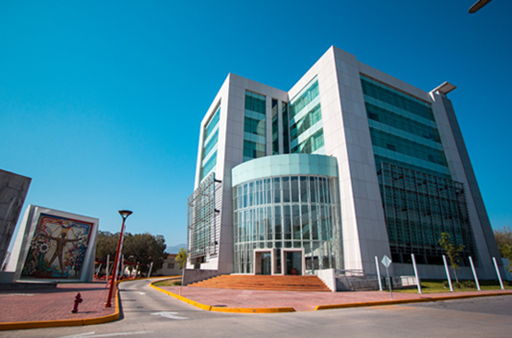 Inician universitarios su receso vacacional de verano