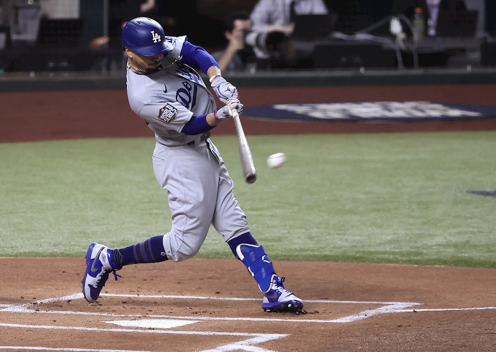 7-4. Betts y Muncy jonronean y marcan la victoria de los Dodgers