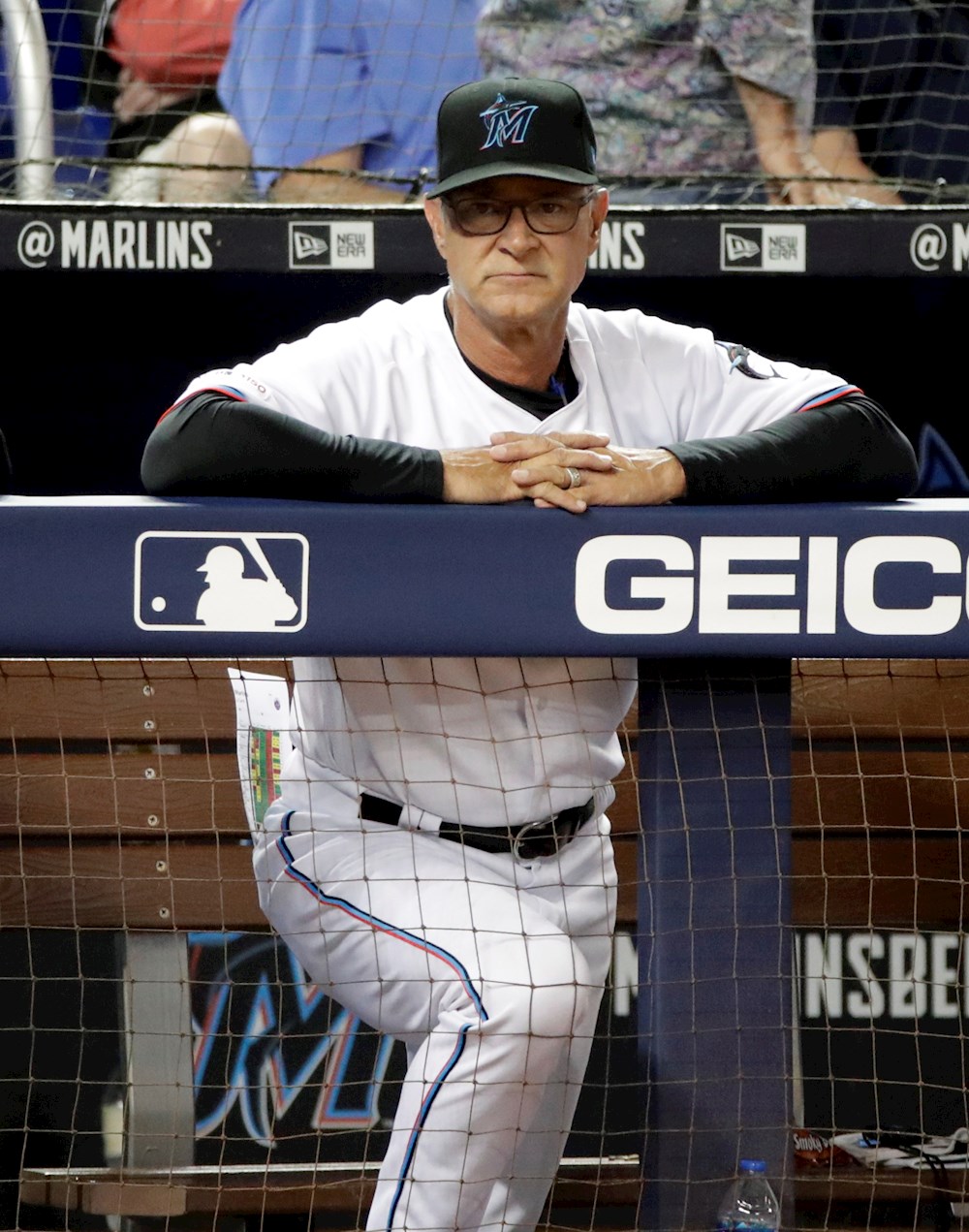 Los Marlins se quedan con la opción y Mattingly seguirá de manejador en 2022
