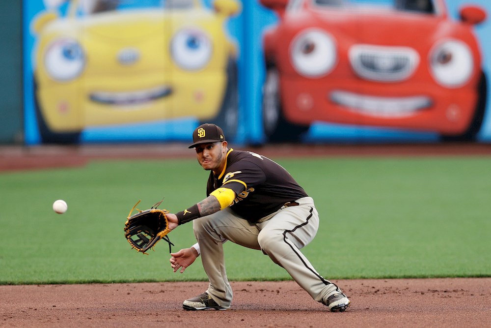 4-2. El venezolano Flores y Yastrzemski pegan jonrón en el triunfo de los GigantesLos Ángeles (EE.UU.),  (EFE).- El antesalista venezolano Wilmer Flores y el guardabosques Mike Yastrzemski pegaron sendos cuadrangulares para los Gigantes de San Francisco, que derrotaron 4-2 a los Dodgers de Los Ángeles. Flores (11) mandó la pelota fuera del campo en la novena entrada llevando a un compañero por delante. El venezolano encontró los lanzamientos del relevo curazoleño Kenley Jansen, quien no había sacado ni un out del episodio. Yastrzemski (16) lo hizo en la primera entrada cuando las bases estaban limpias. La victoria le correspondió al relevo venezolano José Álvarez (3-1) en un episodio que estuvo perfecto. Por los Dodgers la derrota la cargó Jansen (1-3) en un tercio de entrada.