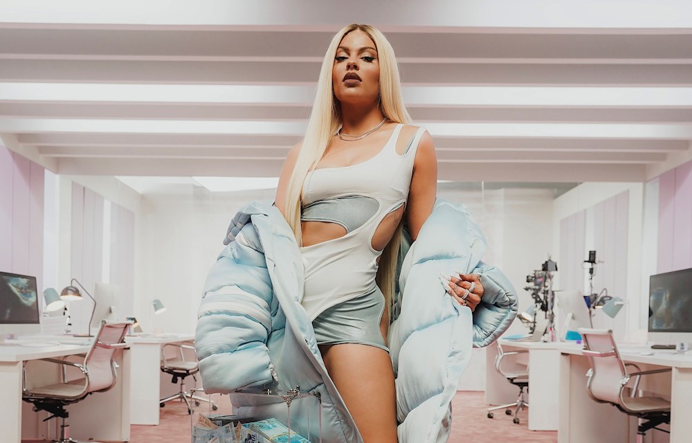 La brasileña Luísa Sonza combate sexismo con su música y critica a Bolsonaro