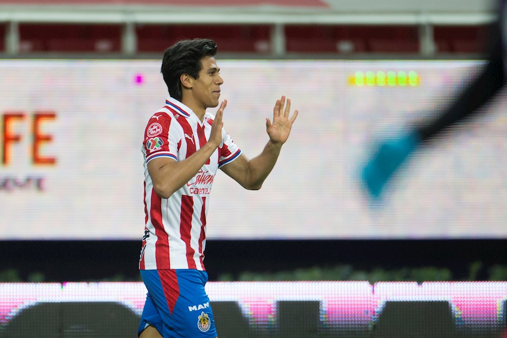 Macías: “Chicharito es un referente”