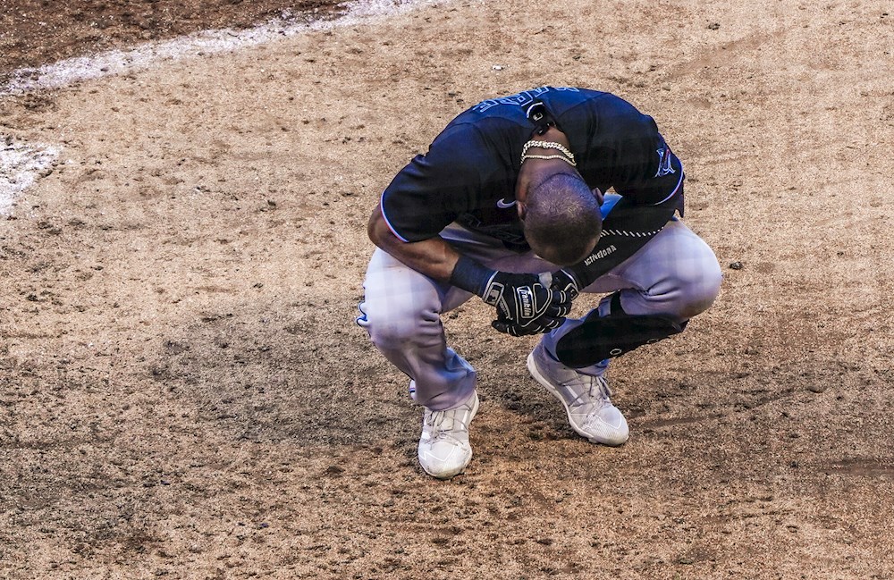Marte anota las dos carrera de los Marlins
