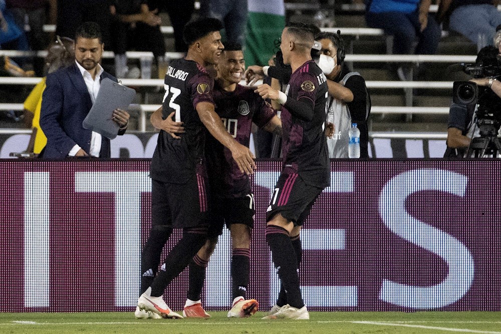 1-0. México vence a El Salvador y se queda con el primer lugar del grupo A