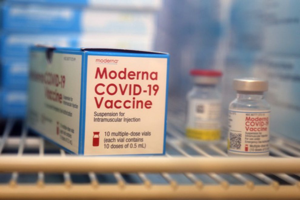 Vacuna de Moderna, efectiva contra variantes de Covid-19