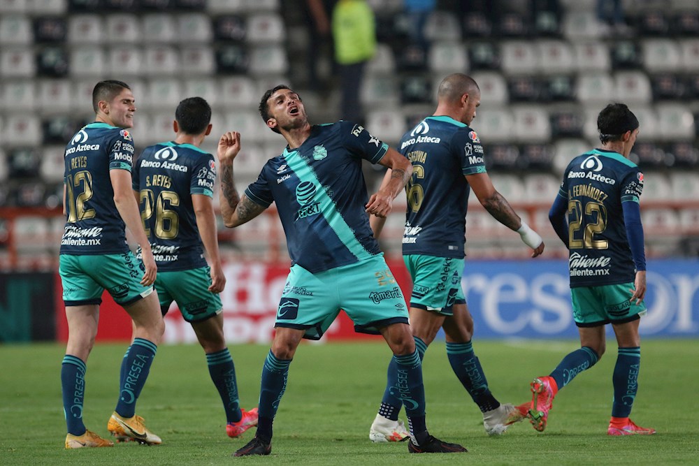 El uruguayo Perg y el colombiano Balanta son nuevos jugadores del Querétaro