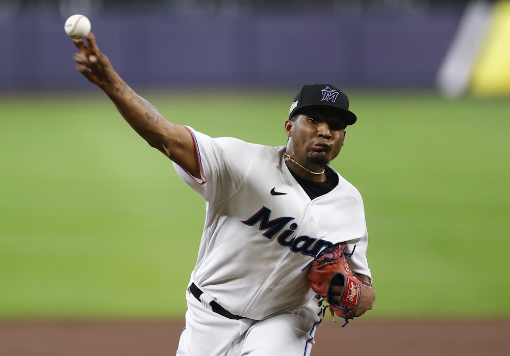 El dominicano Sixto Sánchez, de los Marlins, se perderá el resto del año por una lesión