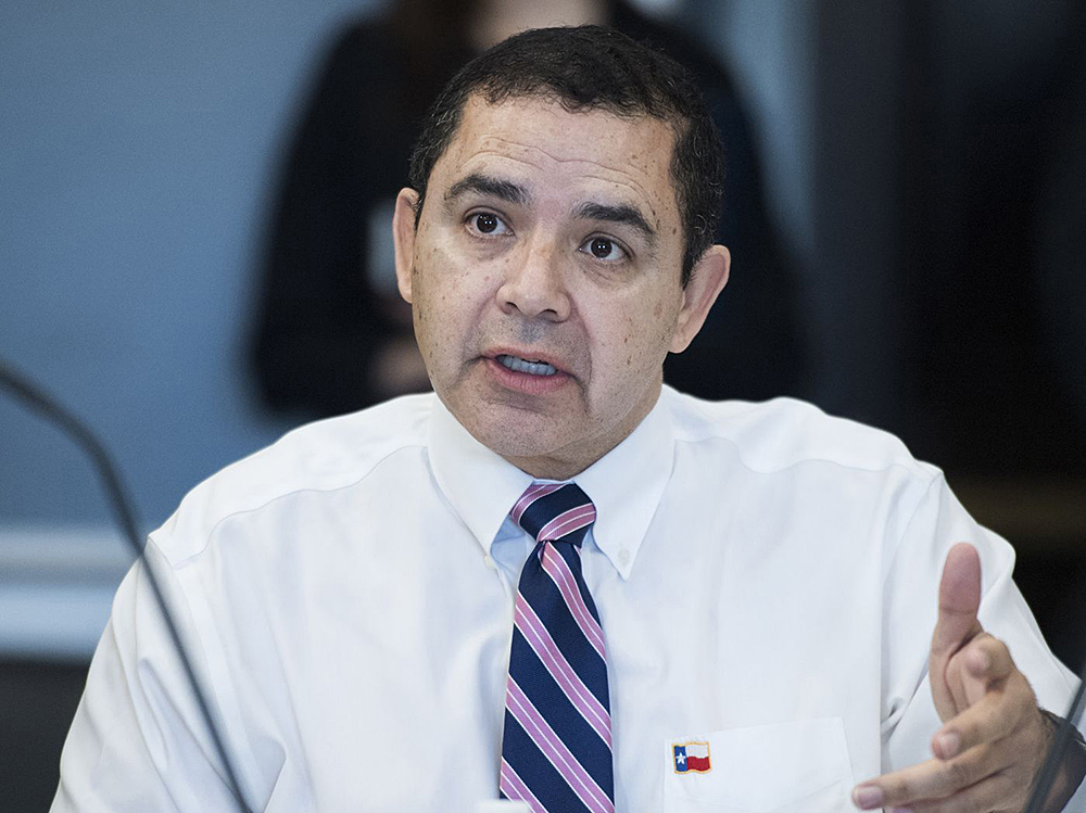 El congresista H. Cuéllar destaca arribo de crédito tributario ampliado para hijos para TX-28
