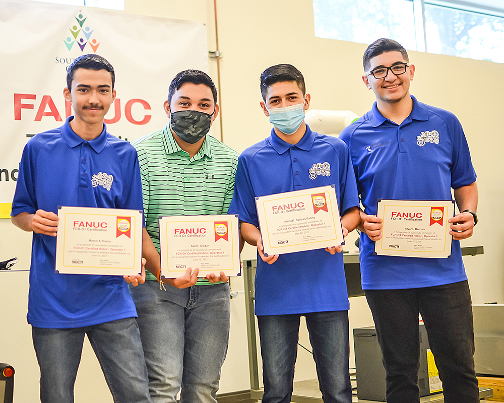 STC anuncia la primera generación de operadores de robótica certificados por FANUC