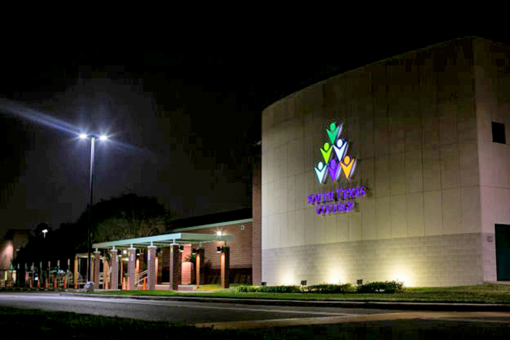 Estudiantes duales recibieron más de $2.5 millones en becas