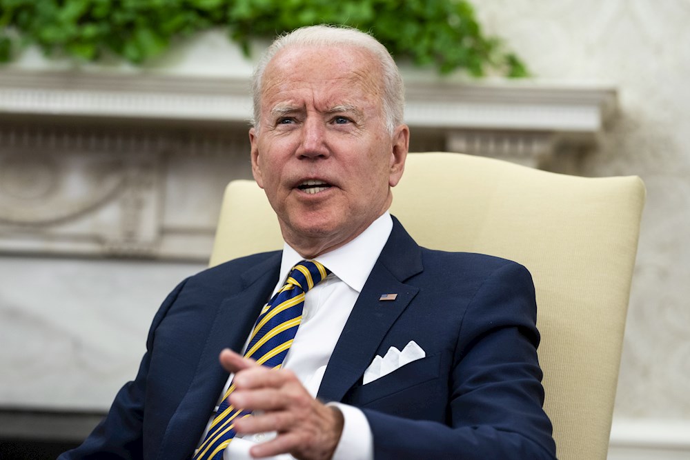 Agentes de ICE y policía demandan a Biden por moderar política de deportación