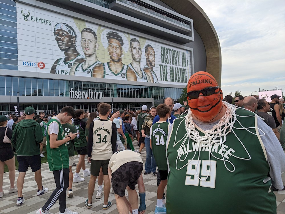 Milwaukee quiere seguir soñando con los Bucks