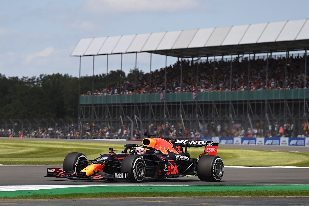 Verstappen lideró el primer libre en Silverstone; Hamilton a casi ocho décimas