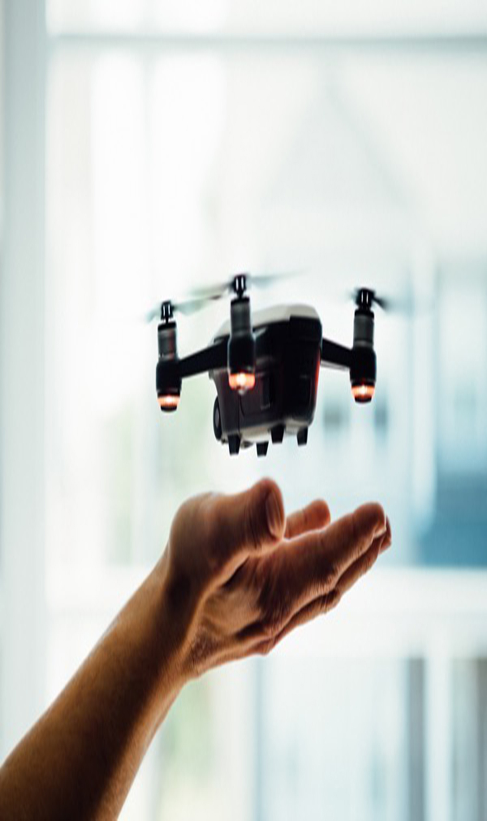 Nuevo algoritmo es capaz de volar drones más rápido que pilotos profesionales humanos