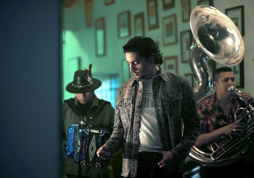 Alex Fernández muestra su profesionalismo pese a la enfermedad de su abuelo