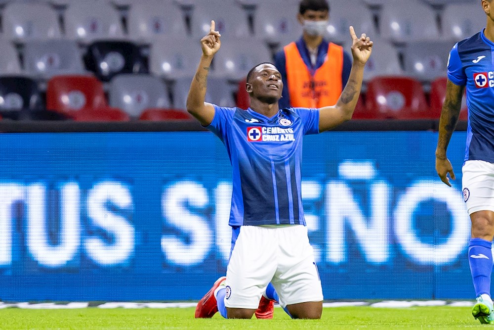 El ecuatoriano Angulo afirma que si Cruz Azul sale prendido, será imparable