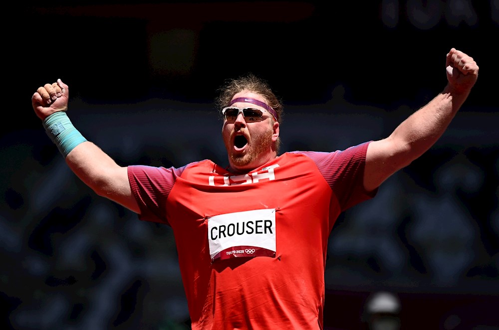 Crouser vuela el peso hasta los 23,30 metros