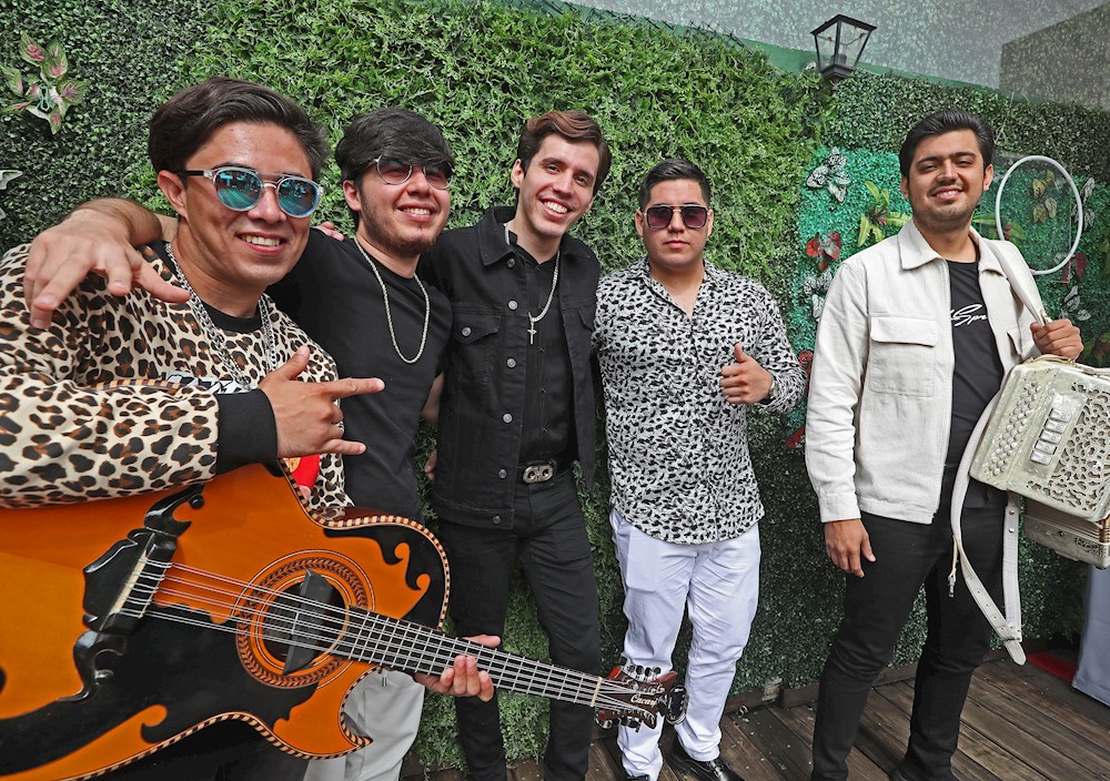 El grupo Diferente Nivel, pionero en la transformación del regional mexicano