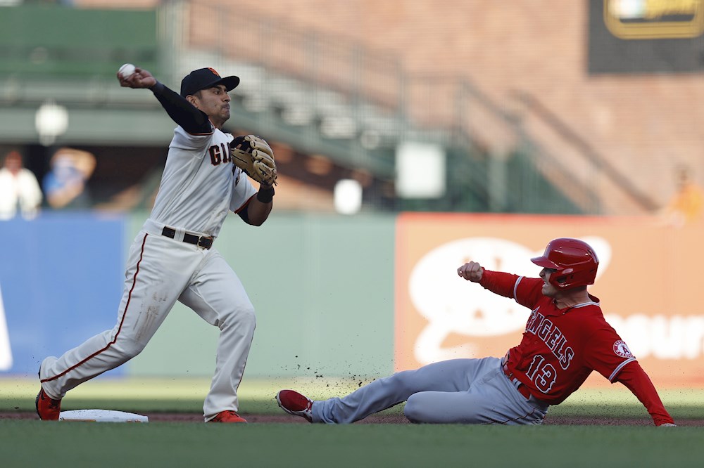 El colombiano Donovan Solano pega jonrón y da el triunfo a los Gigantes