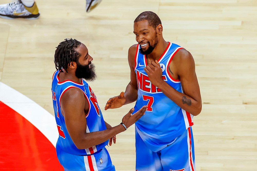 Nets-Lakers, duelo estelar el “Día de Navidad”; Doncic estará en Utah