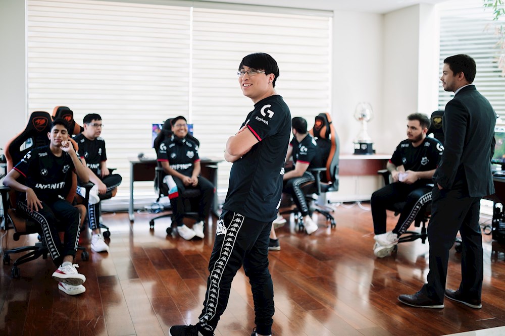 Infinity se confirma como el mejor equipo latino de LoL y avanza a la final