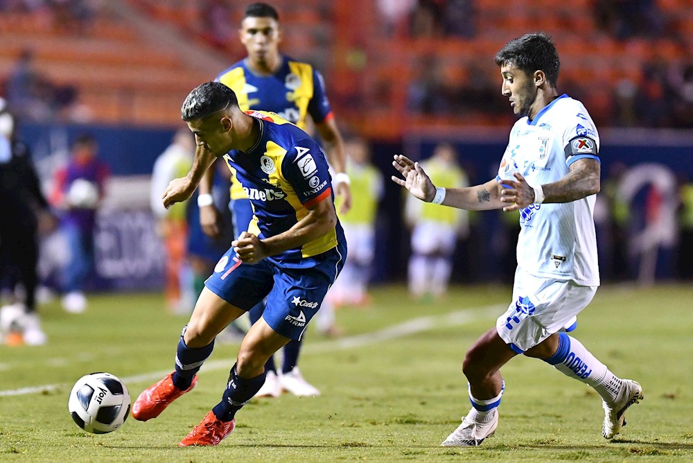 El uruguayo Sosa rescata empate para Querétaro en casa del San Luis