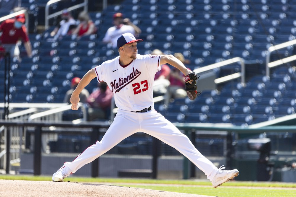 Hernández jonronea dos veces contra los Cachorros en la victoria de los Nacionales