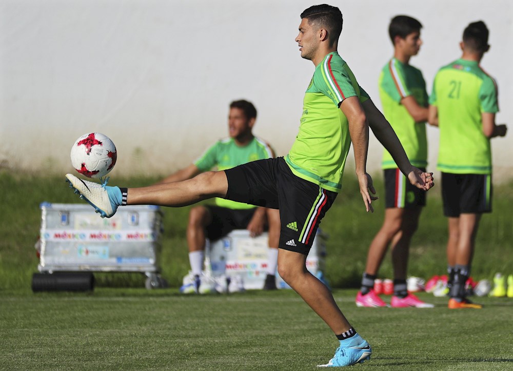 La selección mexicana se entrena a la espera de Raúl Jiménez y Edson Álvarez