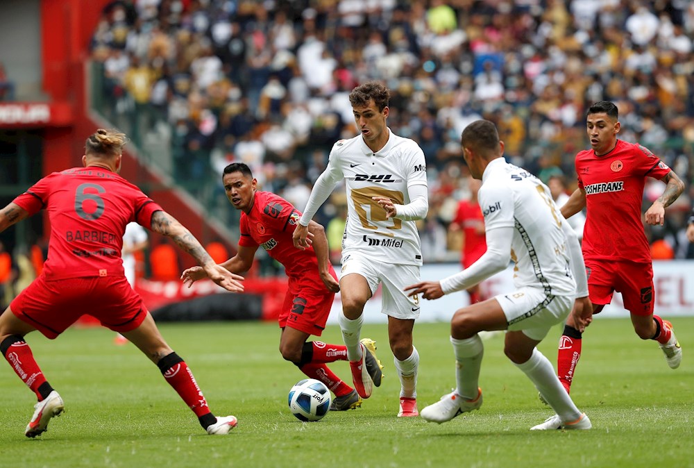 El Toluca vence a los Pumas con goles de los argentinos Sambueza y Canelo