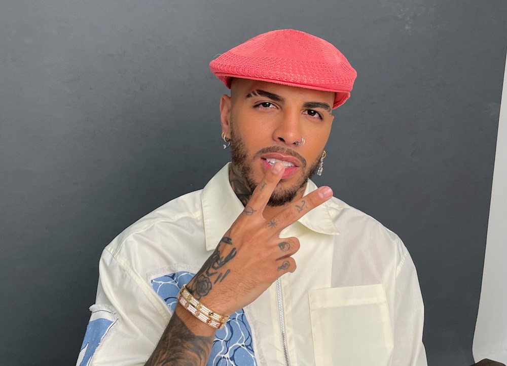 Estrella urbana Rauw Alejandro estrena video musical del tema “Desenfocao”