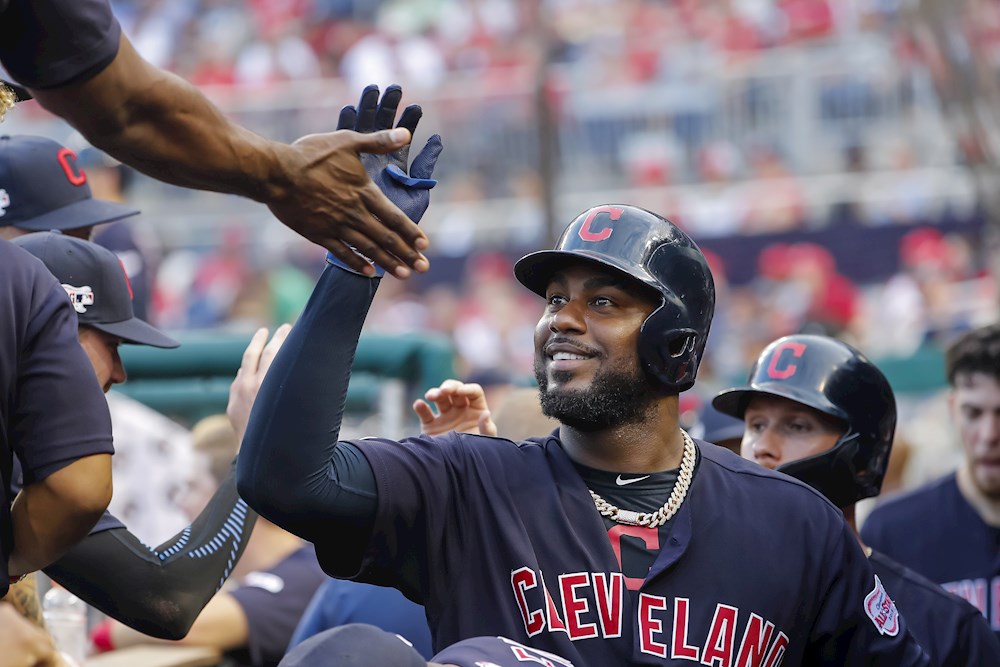 7-2. Reyes pega un jonrón largo y da triunfo a los Indios