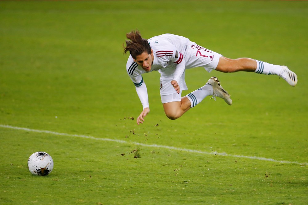 El delantero Santiago Muñoz firma con el Newcastle de la Liga Premier