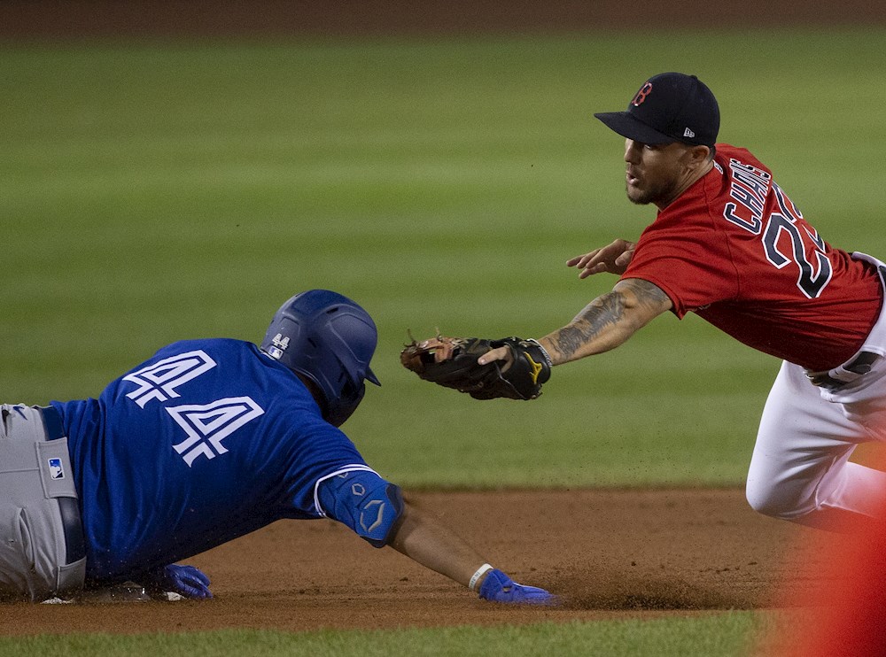 Rowdy Téllez jonronea y marca el triunfo de los Cerveceros sobre los Piratas
